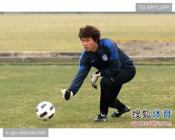 足球手抛球规则详解:合法投掷和判罚标准解析 足球手抛球规则详解:合法投掷和判罚标准解析